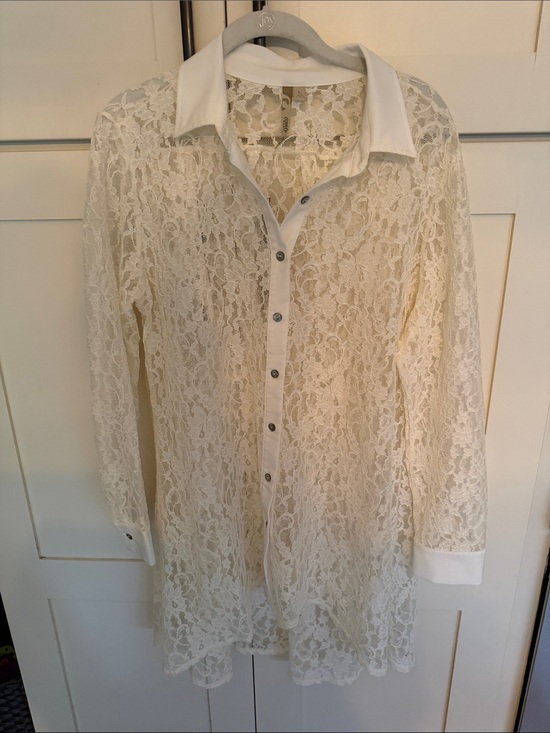 Comfy USA Tops - Comfy U.S.A Women’s Cream Lace Button-Down Tunic Shirt